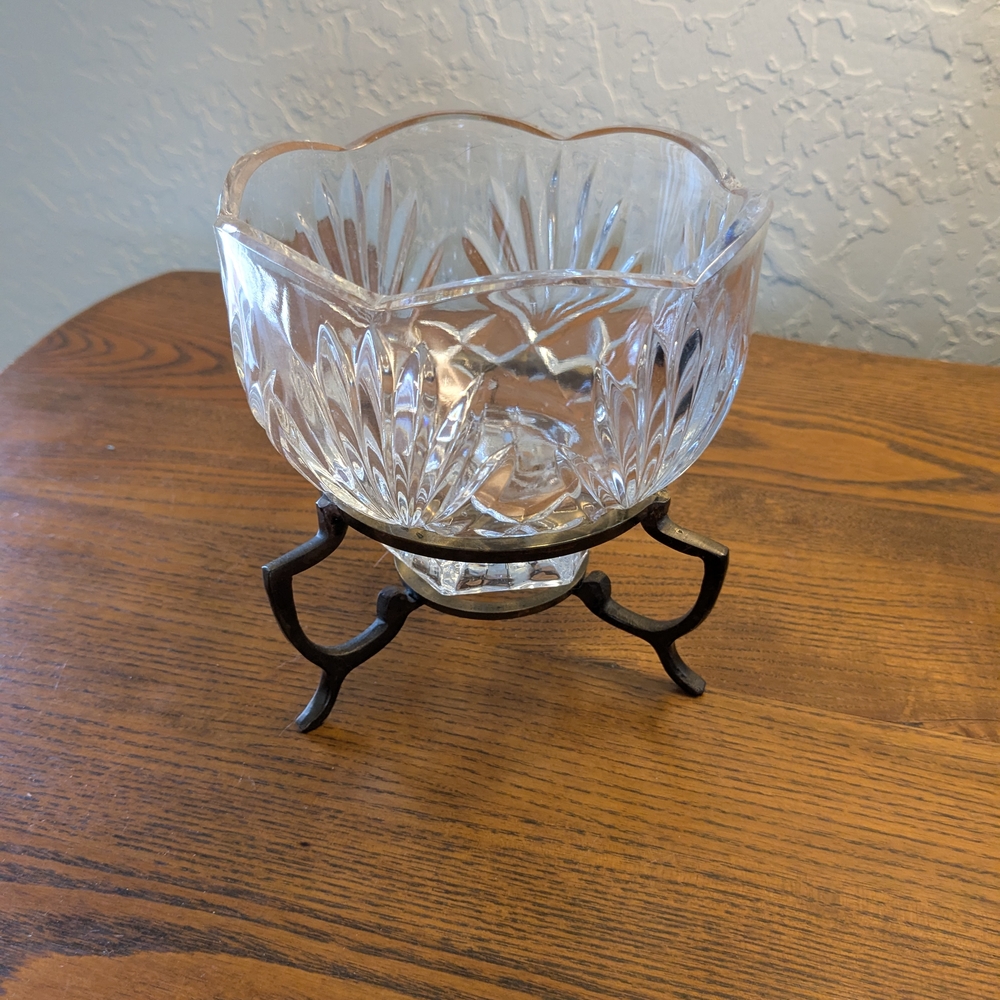 Elegant Crystal Bowl with Metal Stand